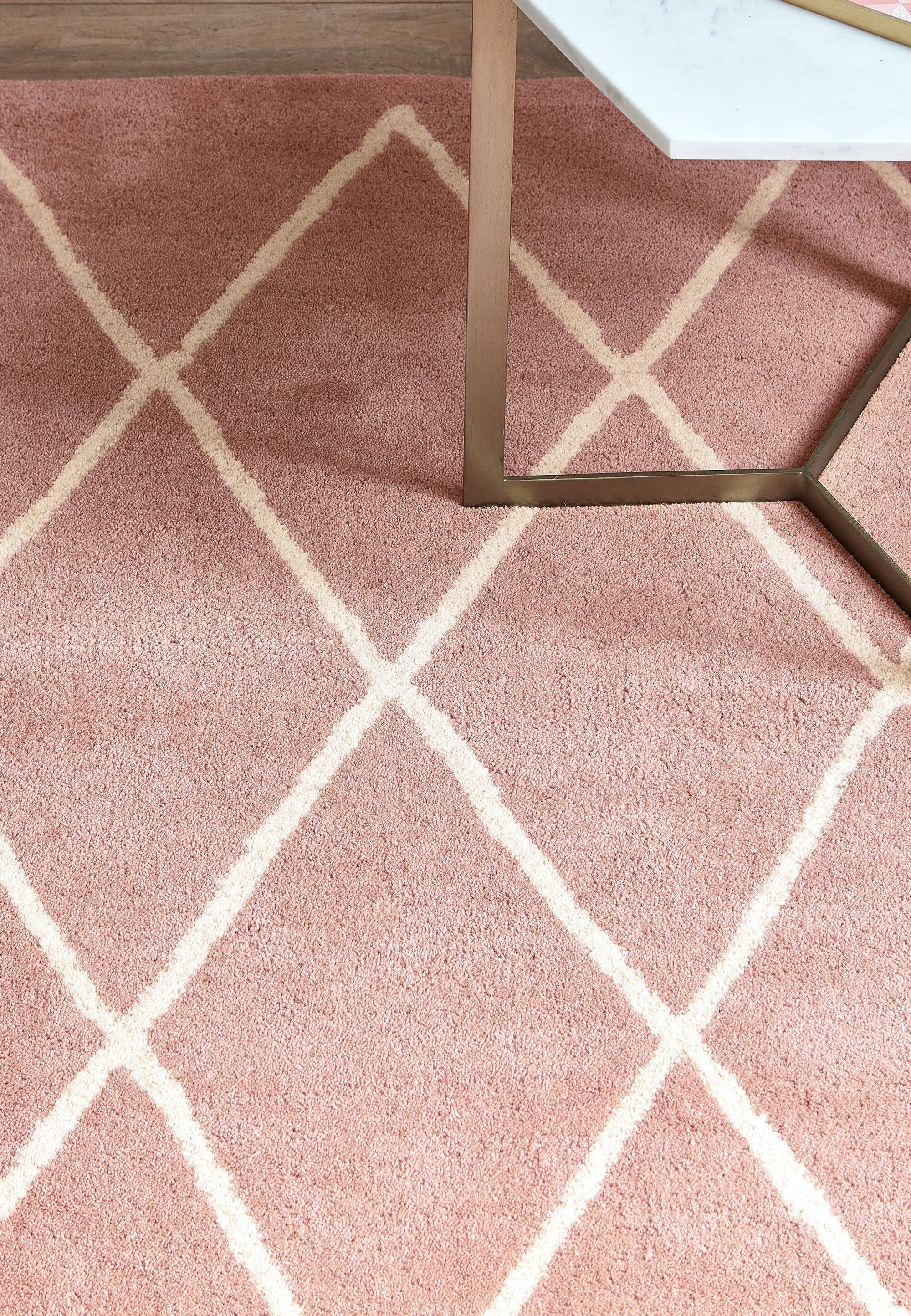 Herhits.com -  Rug Albany Diamond Pink Modern Rug