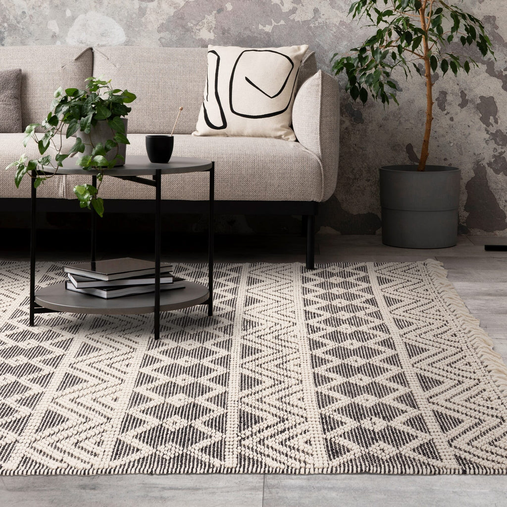 Herhits.com -  Rug Asra Black Boho Rug